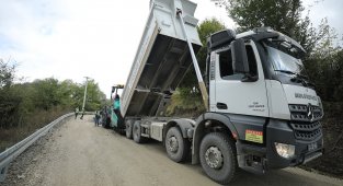 Büyükşehir yol yenileme çalışmlarına devam ediyor
