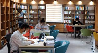 Çekerek Halk Kütüphanesi öğrencilerin cazibe merkezi oldu