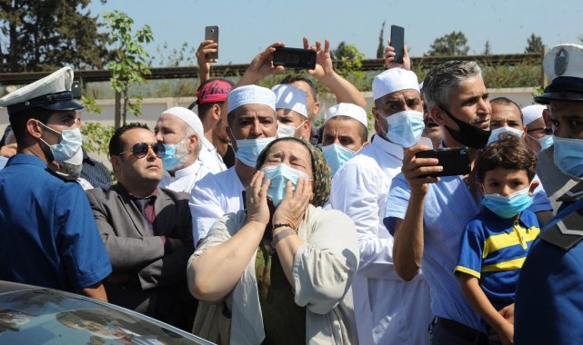 Cezayir&#039;in eski Cumhurbaşkanı Bouteflika son yolculuğuna uğurlandı