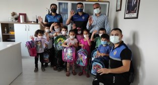 Cizre polisi eğitim öğretim yılı öncesinde öğrencilerle bir araya geldi