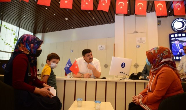 Dertleri, sorunları dinliyor, çözüm için çalışıyor