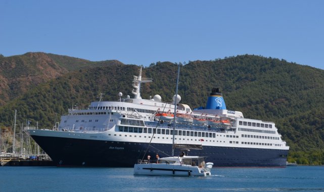 Dev yolcu gemisi Marmaris&#039;e geldi