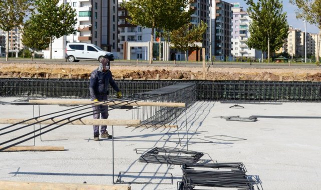 Diyarbakır&#039;ın ilk kapalı semt pazarı yapılıyor