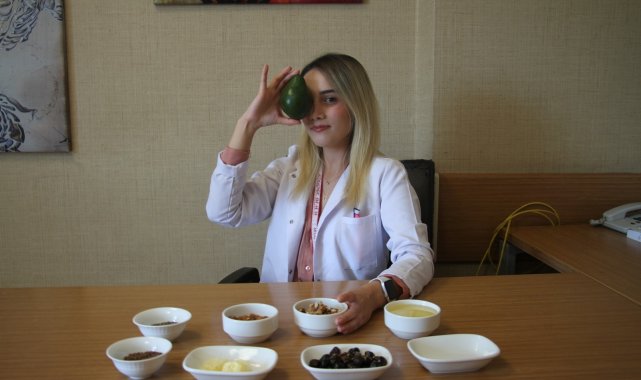 Diyetisyen Kübra Tekay: &quot;Yağlar ölçülü tüketilirse kilo aldırmaz, kilonun korunmasına yardımcı olur&quot;