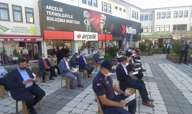 Dünya Okuma Yazma Günü&#039;nde hep birlikte kitap okudular