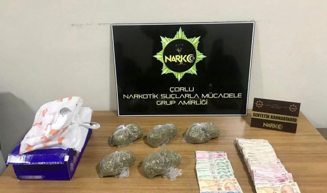 Dur ihtarına uymayan taksiden uyuşturucu çıktı