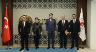 Düzce heyetinden Bakan Kurum'a ziyaret