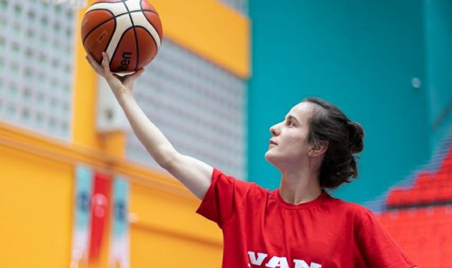 EBK, Nuran Çoban&#039;ı kadrosuna kattı