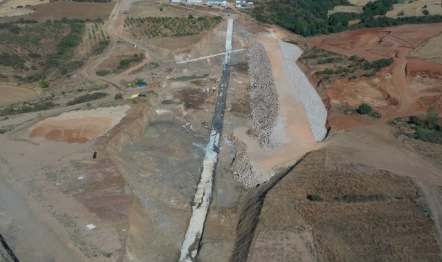 Ekonomiye iki milyon lirayı aşkın katkı sağlayacak Lalapaşa Göleti&#039;nde çalışmalar devam ediyor