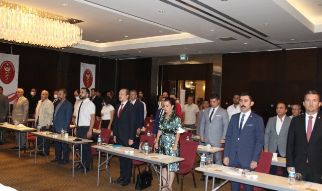 Eroğlu: &quot;Veteriner hekimlik mesleğine zarar getirecek hiçbir şeyin altına imza atmayız&quot;