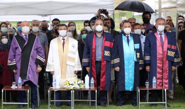 ERÜ Diş Hekimliği Fakültesi 12. Dönem mezunlarını verdi