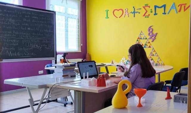 Erzurumlu öğrencilere TÜBİTAK yarışmasından 4 ödül