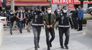 Eskişehir'de kaçak silah operasyonu: 9 gözaltı