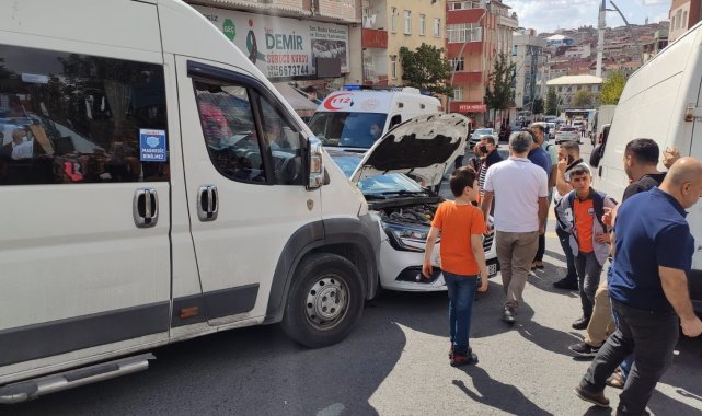 Freni patlayan servis aracı öğrencilerin arasına daldı 4 yaralı