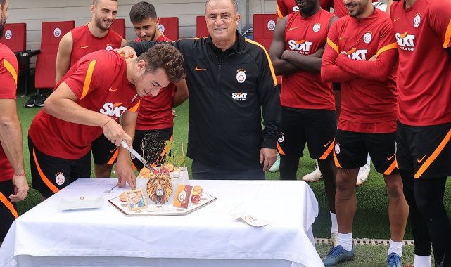 Galatasaray&#039;da Fatih Terim&#039;in doğum günü kutlandı