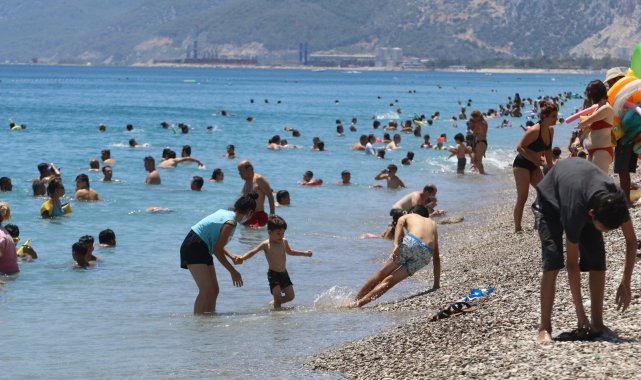 Geçen yılın aynı dönemine göre Antalya&#039;da turist sayısı yüzde 202 arttı