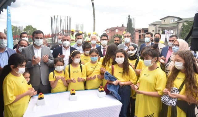 Gençleri heyecanlandıran dev projenin temelini çocuklar attı