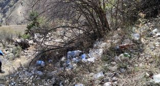 Gümüşhane'de Dünya Temizlik Gününde 2 saatte 50 torba dolusu çöp topladılar