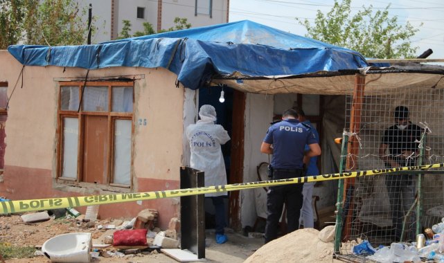 Hurdacı evinde 5 bıçak darbesiyle öldürüldü