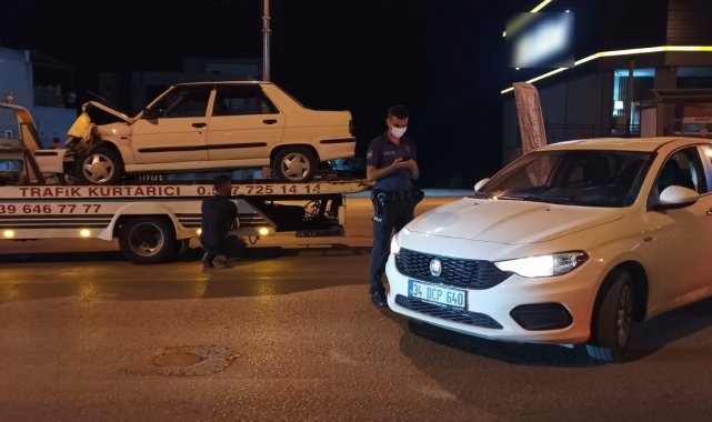 İki otomobil çarpıştı: 2 yaralı