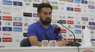 İlhan Palut: "Oynadığımız oyuna bakarsak dengeli bir maç olduğunu söyleyebilirim"