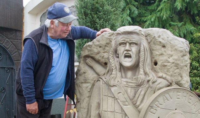 İskoçya&#039;da &quot;Cesur Yürek&quot; heykeli sosyal medyada alay konusu oldu