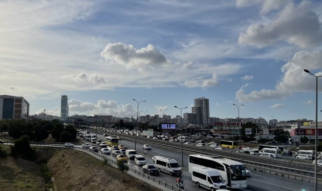 İstanbul&#039;da okulun ilk günü trafik yoğunluğu yüzde 58 seviyelerine yükseldi
