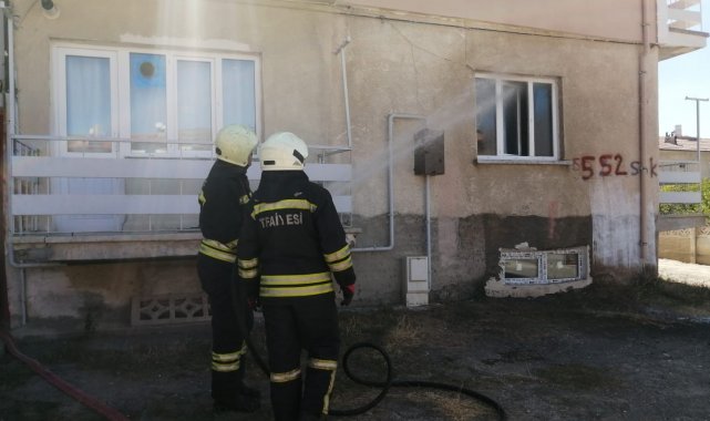 İtfaiye ekipleri ev yangınına müdahale etti