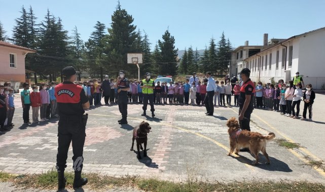 Jandarmadan okullarda bilgilendirme ve denetim