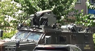 Kaçarken kayalıklardan düşen terörist yakalandı