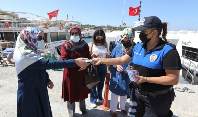 Kadınlar Akdamar Adasını gezdi