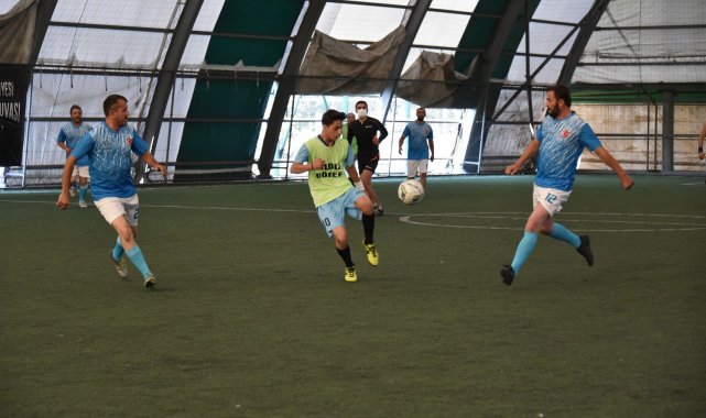 Karatay Belediyesi birimler arası futbol turnuvası başladı
