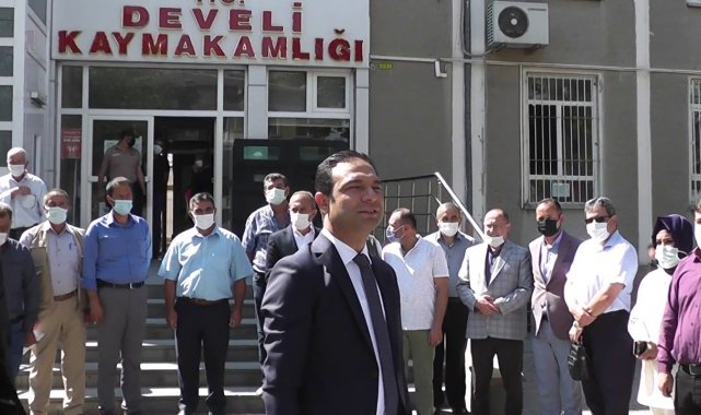 Kaymakam Aslan çiçeklerle karşılandı