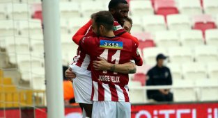 Kayode ligdeki ilk golünü attı