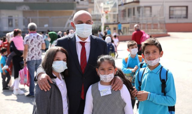 Keçiören Belediye Başkanı Altınok, eğitim gördüğü okulları ziyaret etti