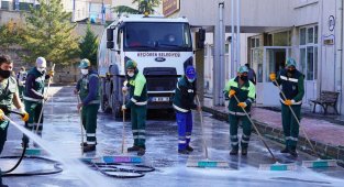 Keçiören'de hastane temizlik timi iş başında