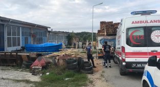 Kereste boşaltırken düşen işçi öldü