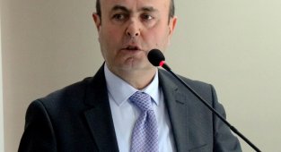 Kırşehir Belediyesi'nden üniversite öğrencilerine ulaşım desteği