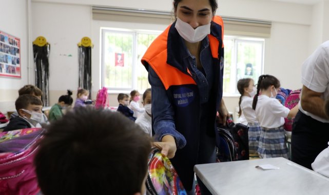 Kırtasiye setleri bu yıl da Gemlik Belediyesi&#039;nden