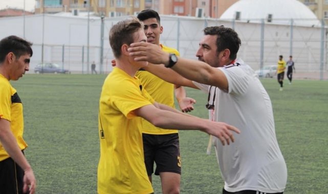 Kocasinan Şimşekspor antrenörü Mehmet İlhan takımdan ayrıldı