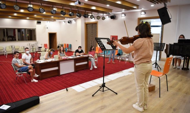 Konyaaltı Belediyesi Müzik Akademisi&#039;ne 405 başvuru