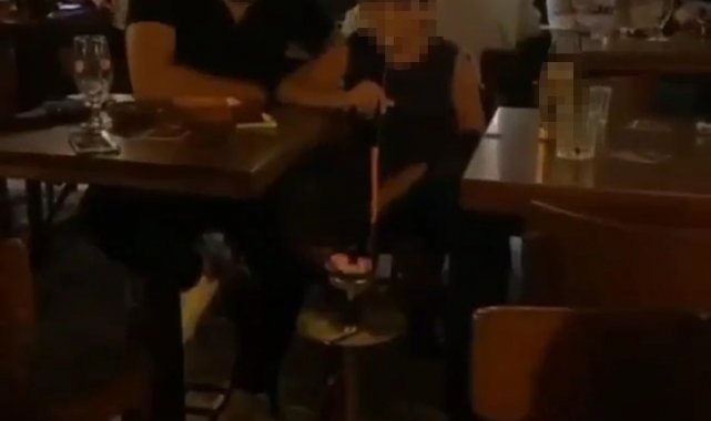Küçük yaştaki çocuğa hem alkol hem nargile içirdiler