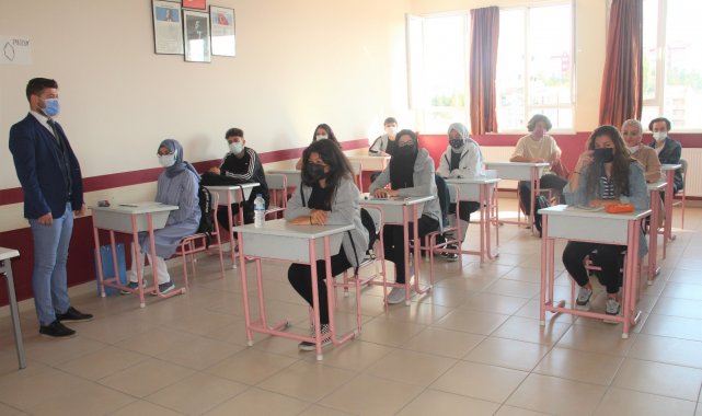 Kütahya&#039;da öğrenciler yüz yüze eğitime başladı