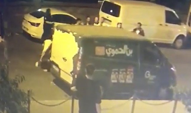 Magandalar önce laf attı, sonra genç kızları darp etti