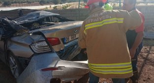 Mardin'de takla atan otomobil alev aldı: 1 yaralı