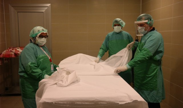 Mesleklerinin maneviyatından güç alan gassallar korona virüs sürecini anlattı