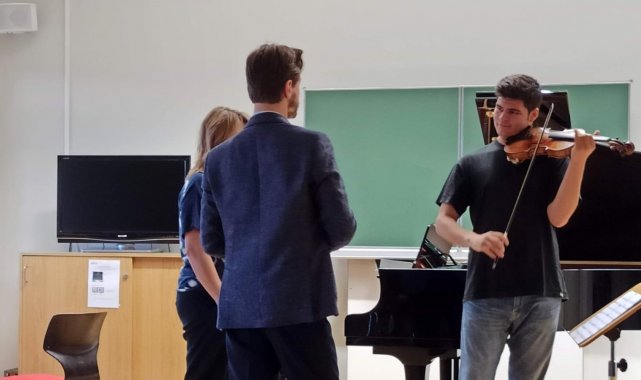 MEÜ Konservatuvar öğrencisi Ada Yalın Yücel, Brüksel&#039;de birinci oldu