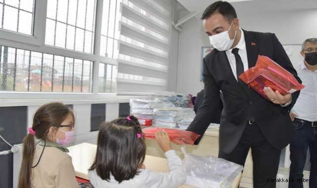 Minik Öğrencilerin Kırtasiye Setleri Başkan Erdoğan’dan
