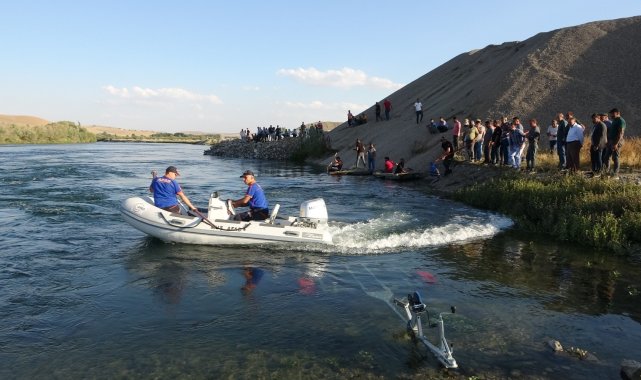 Muş&#039;ta nehre giren genç boğuldu