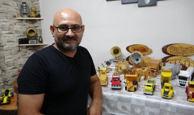 Oğlunun ev ödevi, babanın ahşap yeteneğini ortaya çıkardı